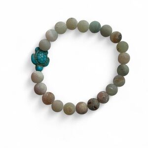Elegant Beaded Bracelet with Turtle Charm